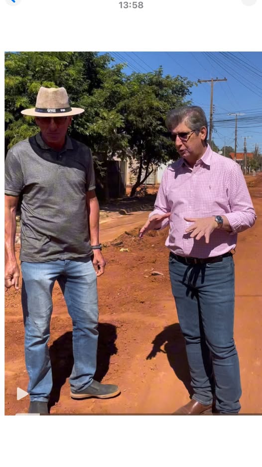  Prefeito Walter Schlatter visitando obras, Chapadão do Sul/MS, Bairro: Sibipiruna.